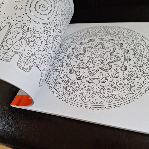 The Colours of Treasures and Trinkets Adult Coloring Book NEW - Picture 12 of 14